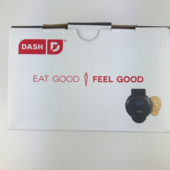 DASH Skull Shape Mini Waffle Maker Black Shimmer Halloween Non-Stick 4" - Picture 5 of 8